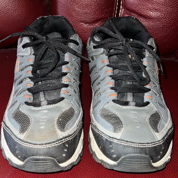 SKECHERS GYM SHOES - Picture 3 of 6